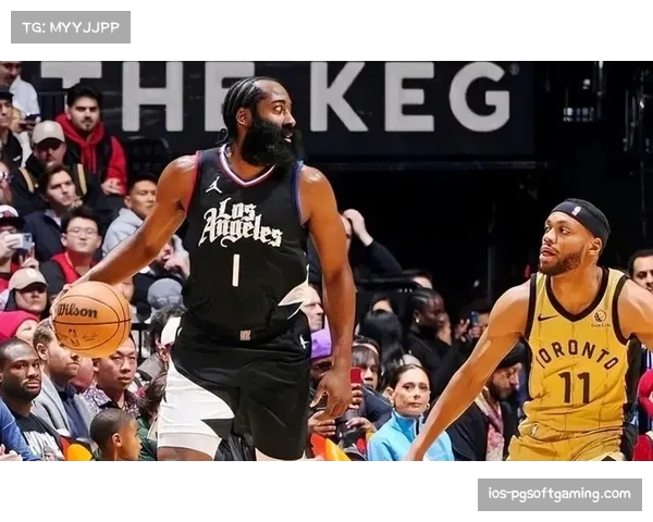 哈登掌控节奏成为快船半场进攻体系核心